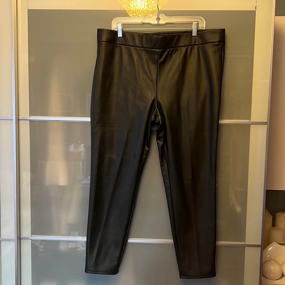 Xl pull on faux leather pants in black